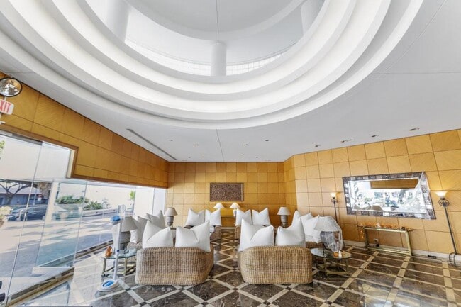 Building Photo - 1341 Kapiolani Blvd