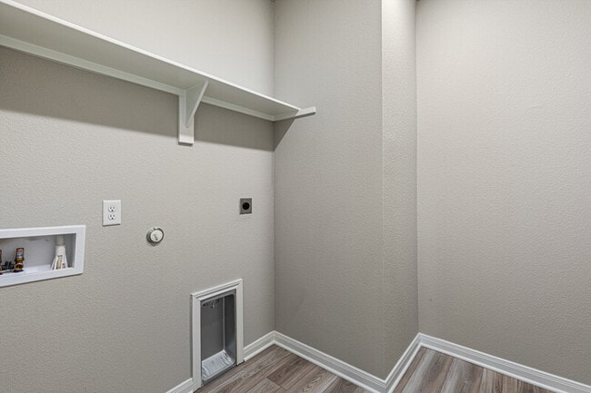 Building Photo - 1304 Elise Ave