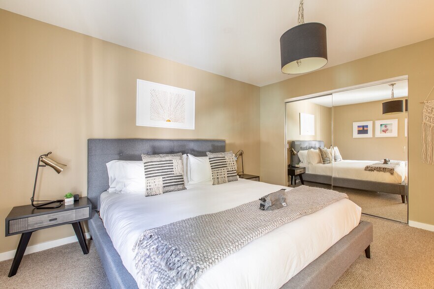 Building Photo - 4407 Francis Ave