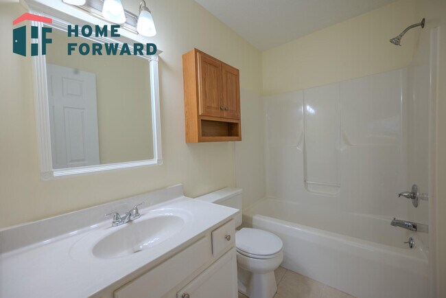 Building Photo - 2504 Ashbrooke Dr