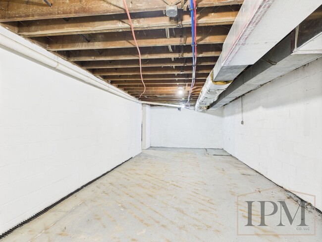 Building Photo - Available Now! Beautiful 3 Bedroom 2 Bath ...