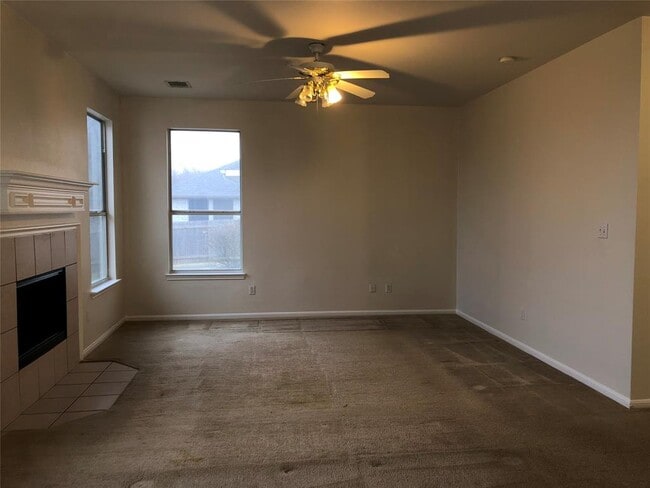 Building Photo - 3604 Roller Crossing