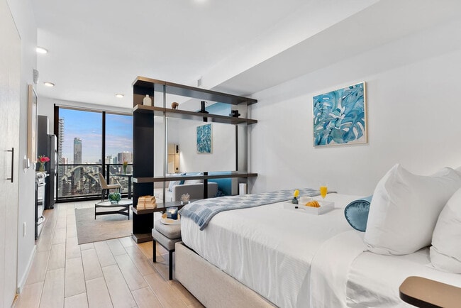 Building Photo - 398 NE 5th St