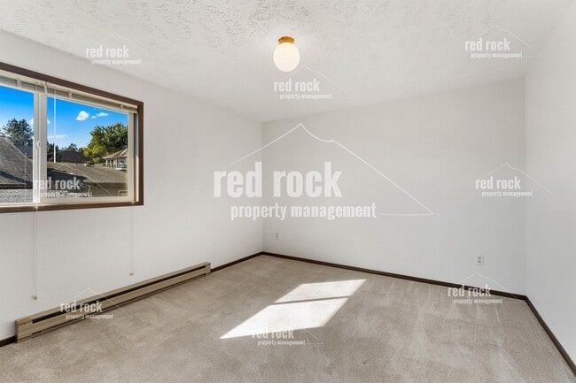 Building Photo - 820 S Liberty Dr