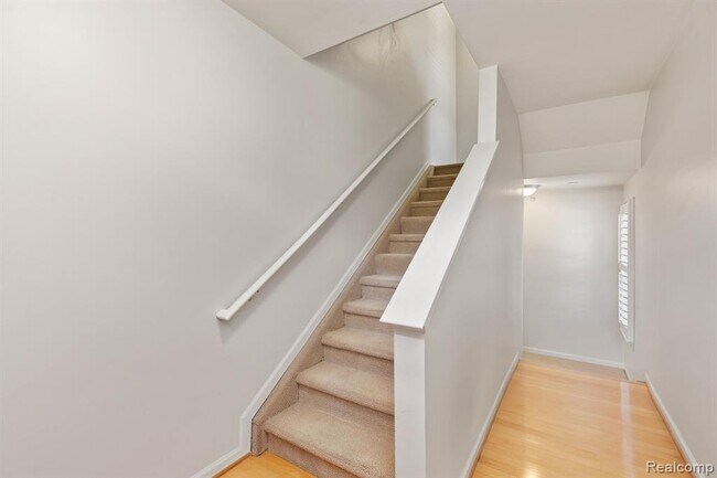 Building Photo - 3292 Newbury Pl