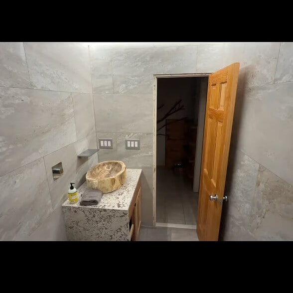 Building Photo - 106 Weatherstone Dr