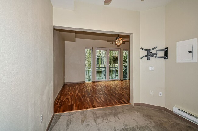 Building Photo - Prime Downtown Kirkland Location with Modern Finishes