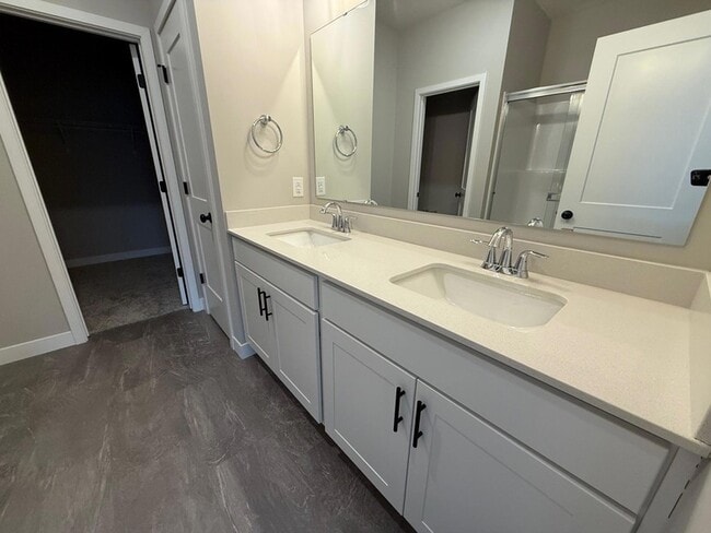 Building Photo - 10412 Robinwood Rd