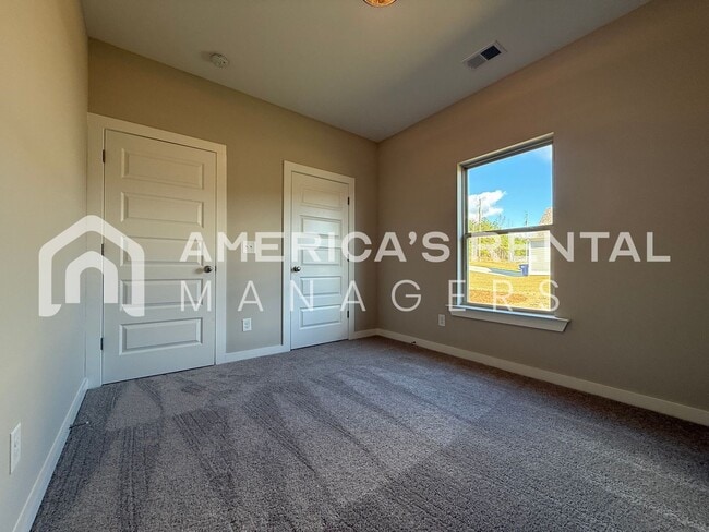 Building Photo - 1563 Mckesie St