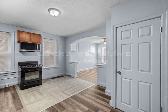 Building Photo - 3530 Oregon Ave