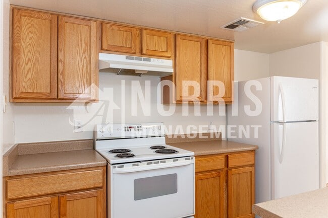 Building Photo - 13971 S Rosemont Rd