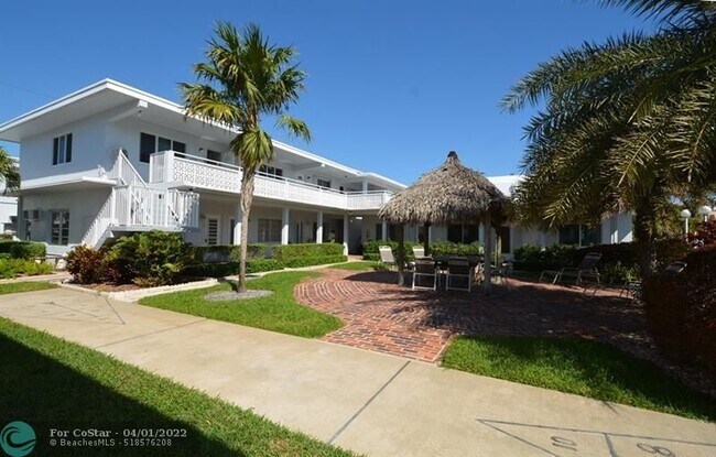 Building Photo - 4228 N Ocean Dr