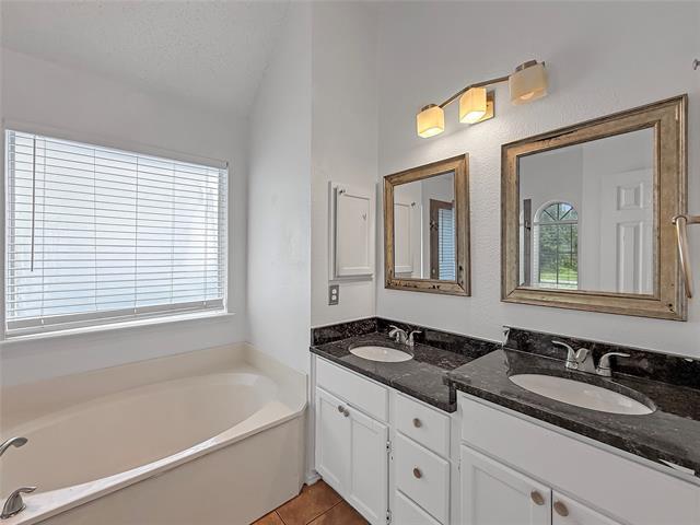 Building Photo - 2708 Crystal Falls Dr