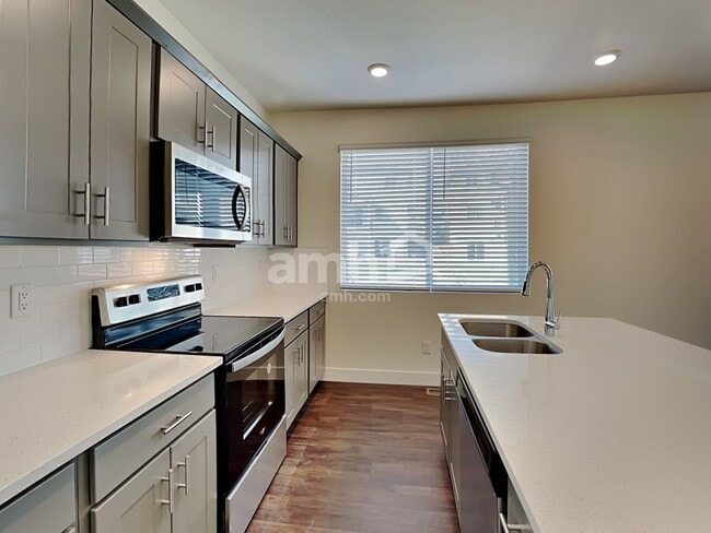 Building Photo - 3970 Wyedale Way