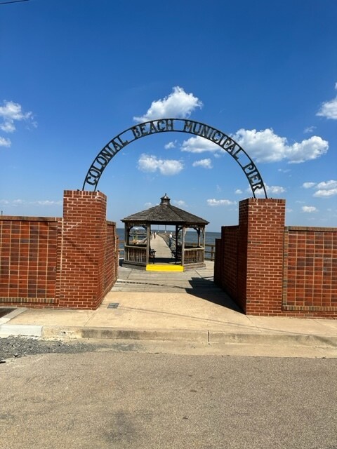 Building Photo - 702 Garfield Ave