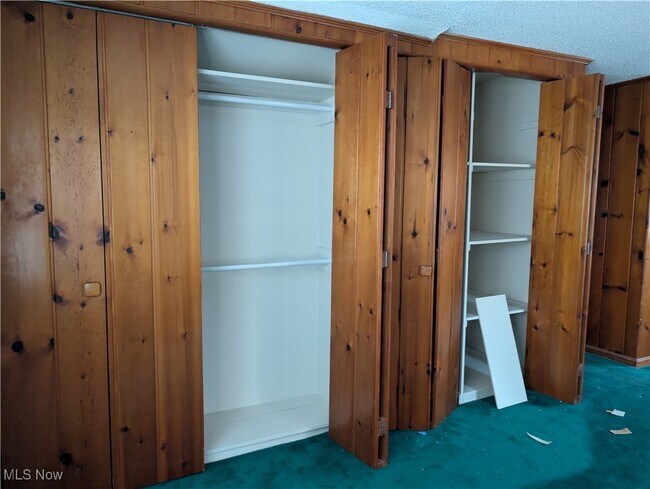 Building Photo - 703 Avondale St