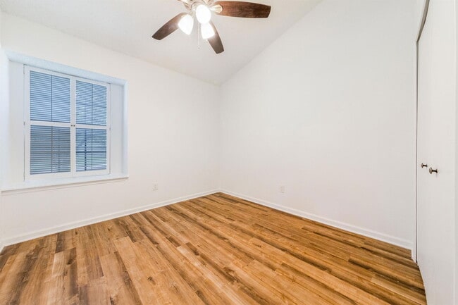 Building Photo - 2014 Balsam Way