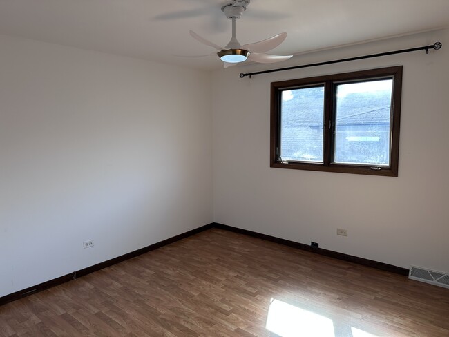 Building Photo - 5530 W 91st St