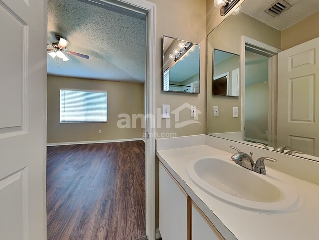 Building Photo - 4504 Reynolds Creek Ave