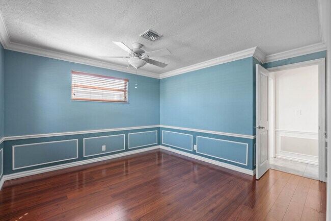 Building Photo - 3697 Holly Dr