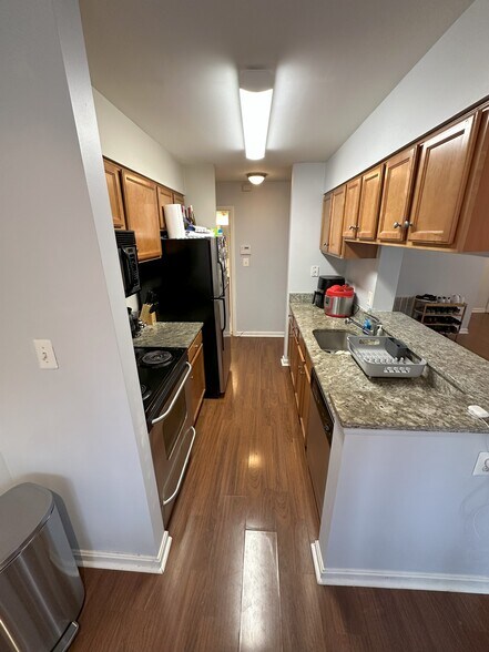 Building Photo - 11700 Olde English Dr