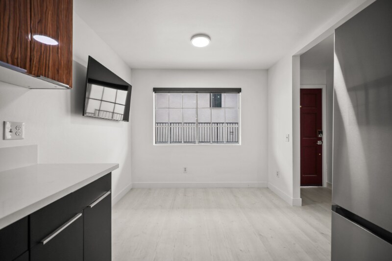 Building Photo - 920 Everett St