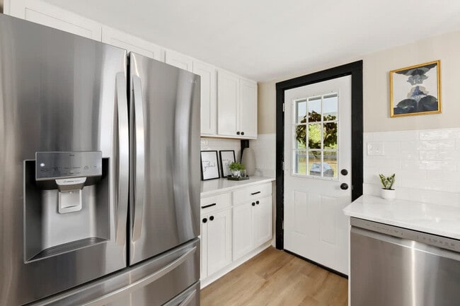 Building Photo - 303 E Washington St