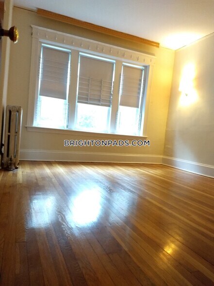 Building Photo - 134 Englewood Ave