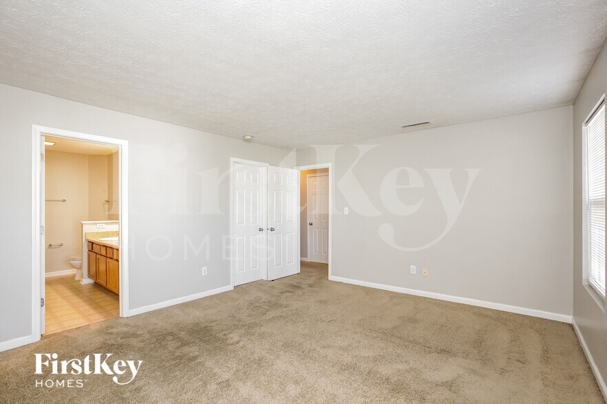 Building Photo - 11419 High Grass Dr