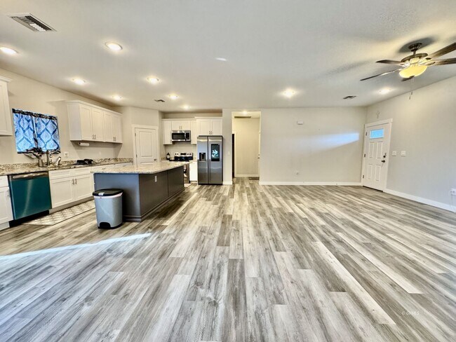 Building Photo - 860 S Flagstone Wy