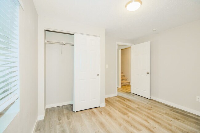 Building Photo - 1831 W Quarter Horse Ave