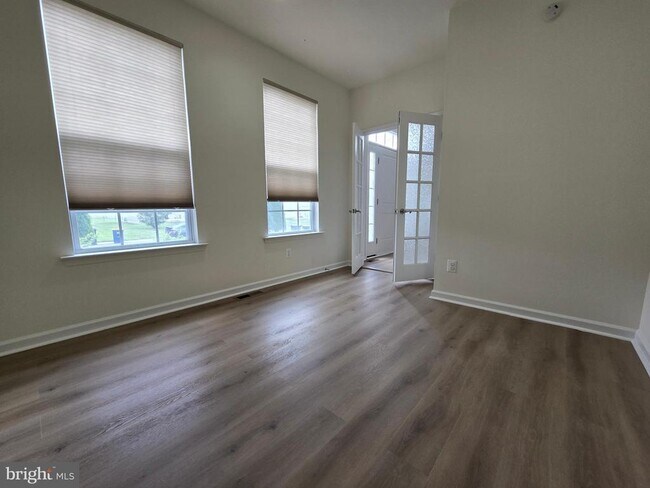 Building Photo - 173 Heartleaf Ln