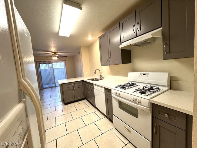 Building Photo - 7701 Almeria St