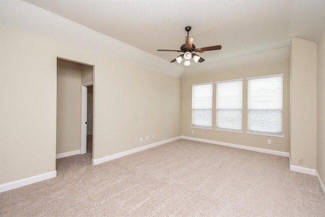 Building Photo - 25807 Somerset Meadows Ct