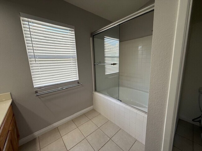 Building Photo - Spectacular view home in Anaheim Hills