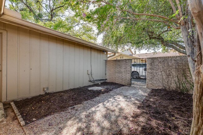 Building Photo - 8117 West Ct