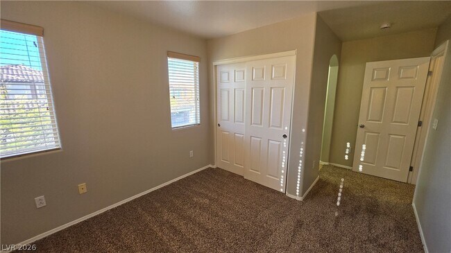 Building Photo - 5769 Old Colony Dr