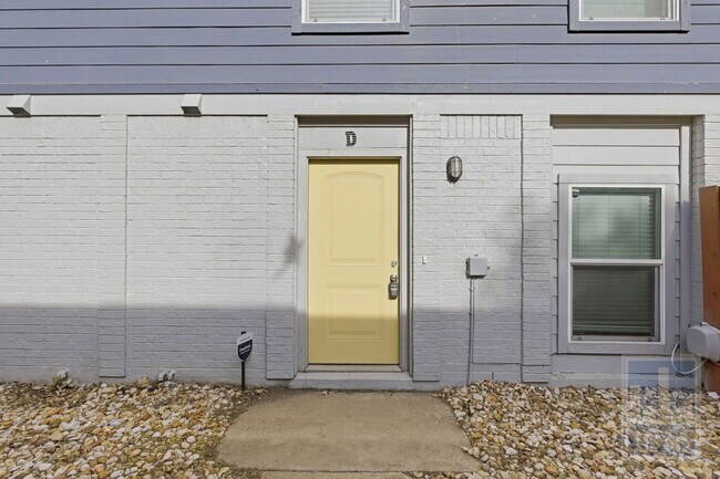 Building Photo - 1308 Southport Dr