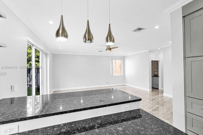 Building Photo - 1623 E Harmony Lake Cir