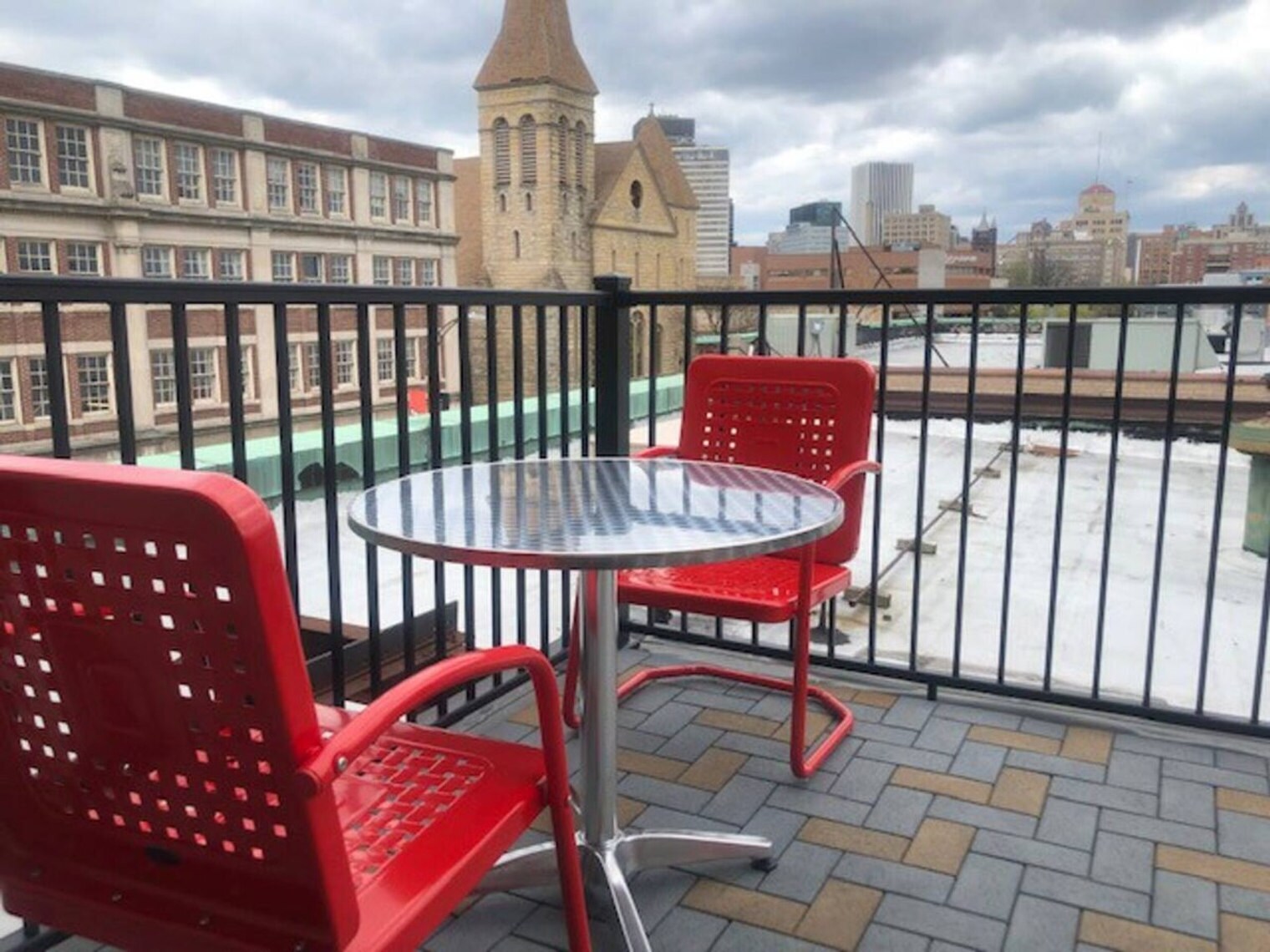 Building Photo - 350 East Ave