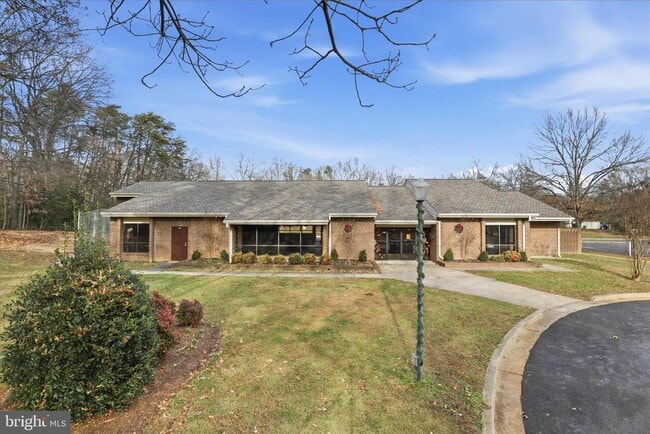 Building Photo - 3454 Tamarack Ct