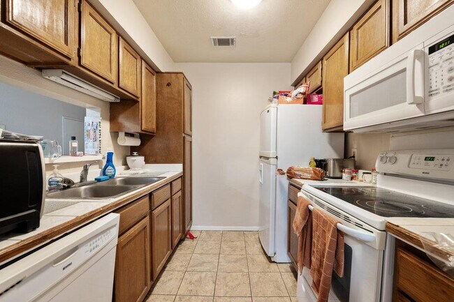 Building Photo - 2811 Rio Grande St