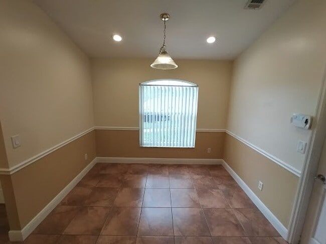 Building Photo - Coming Soon! Beautifully Renovated Clermont Home Near Waterfront Park & Trails