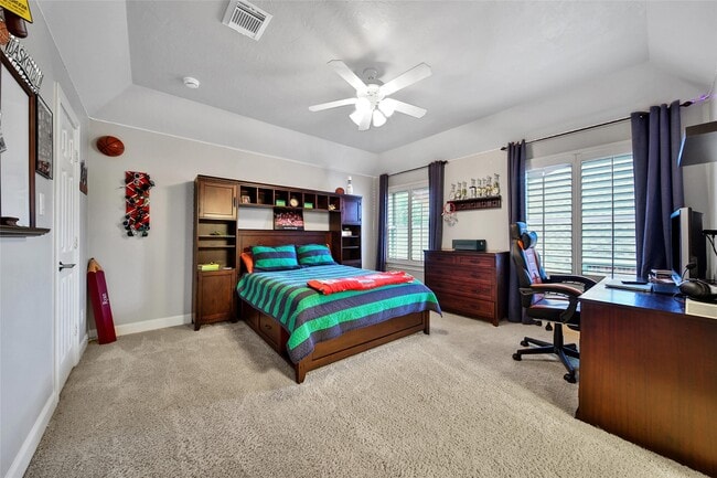 Building Photo - 5902 Royal Hill Ct