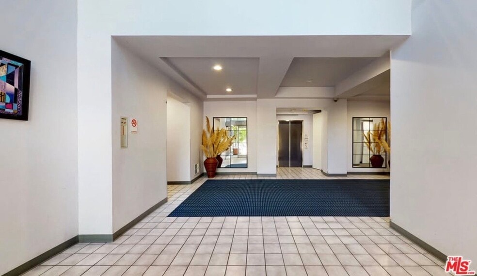 Building Photo - 5151 Balboa Blvd