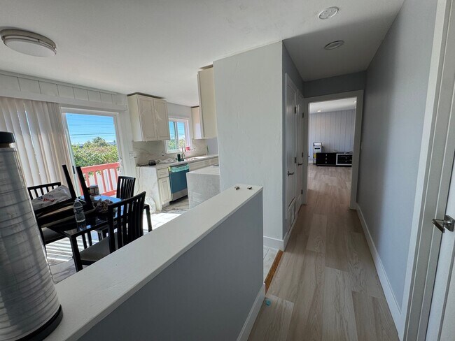 Building Photo - 3 Bedroom - 2 Bathroom