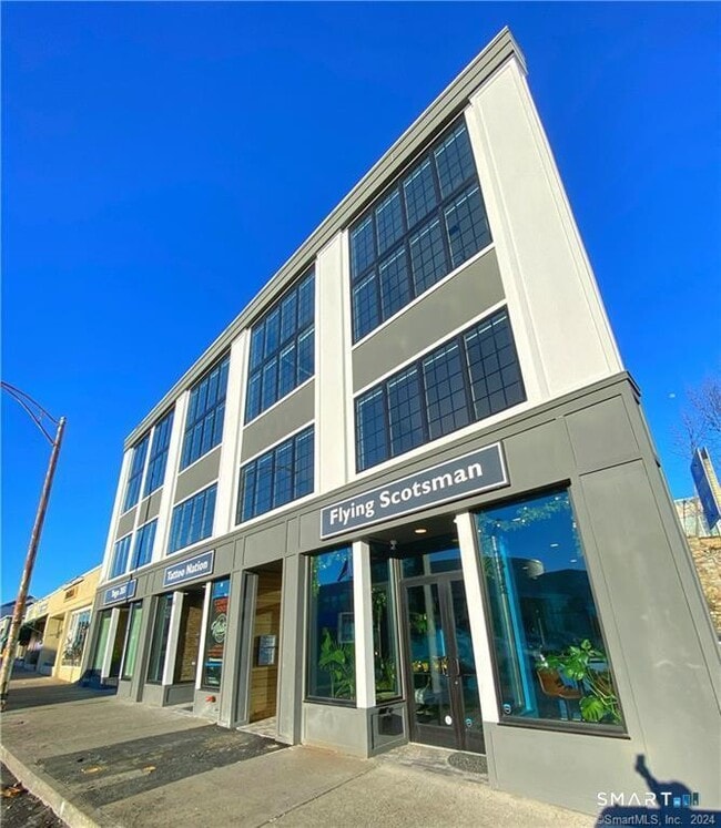 Building Photo - 32 Main St