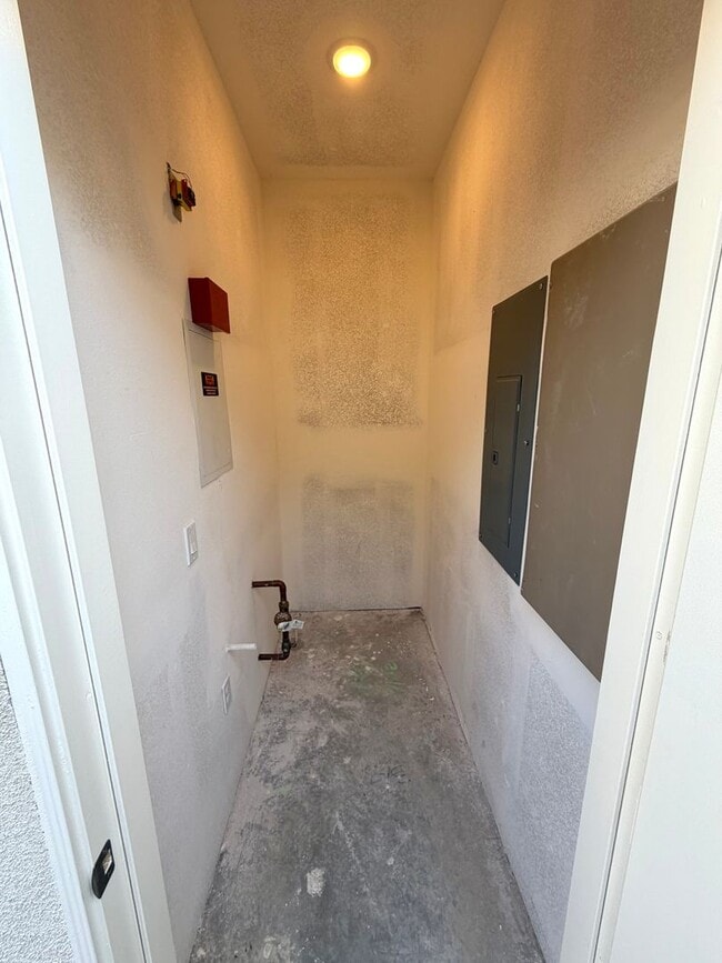 Building Photo - Brand New 2 Bedroom 1 1/2 Bath Townhouse!!!  Move in Special!! $1000 off 1st Month's Rent!!