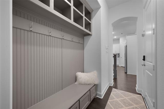 Building Photo - 731 Drummond Dr