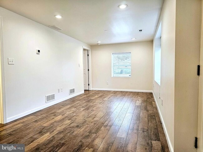 Building Photo - 143 Mitscher Rd